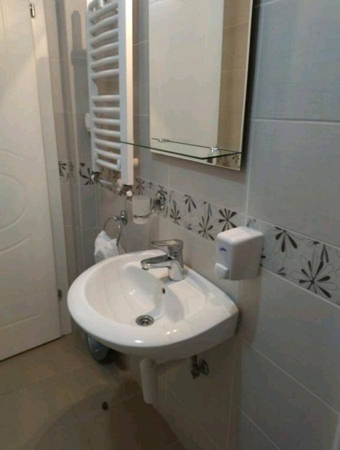 Royalwings Apartman Jagodina Bagian luar foto